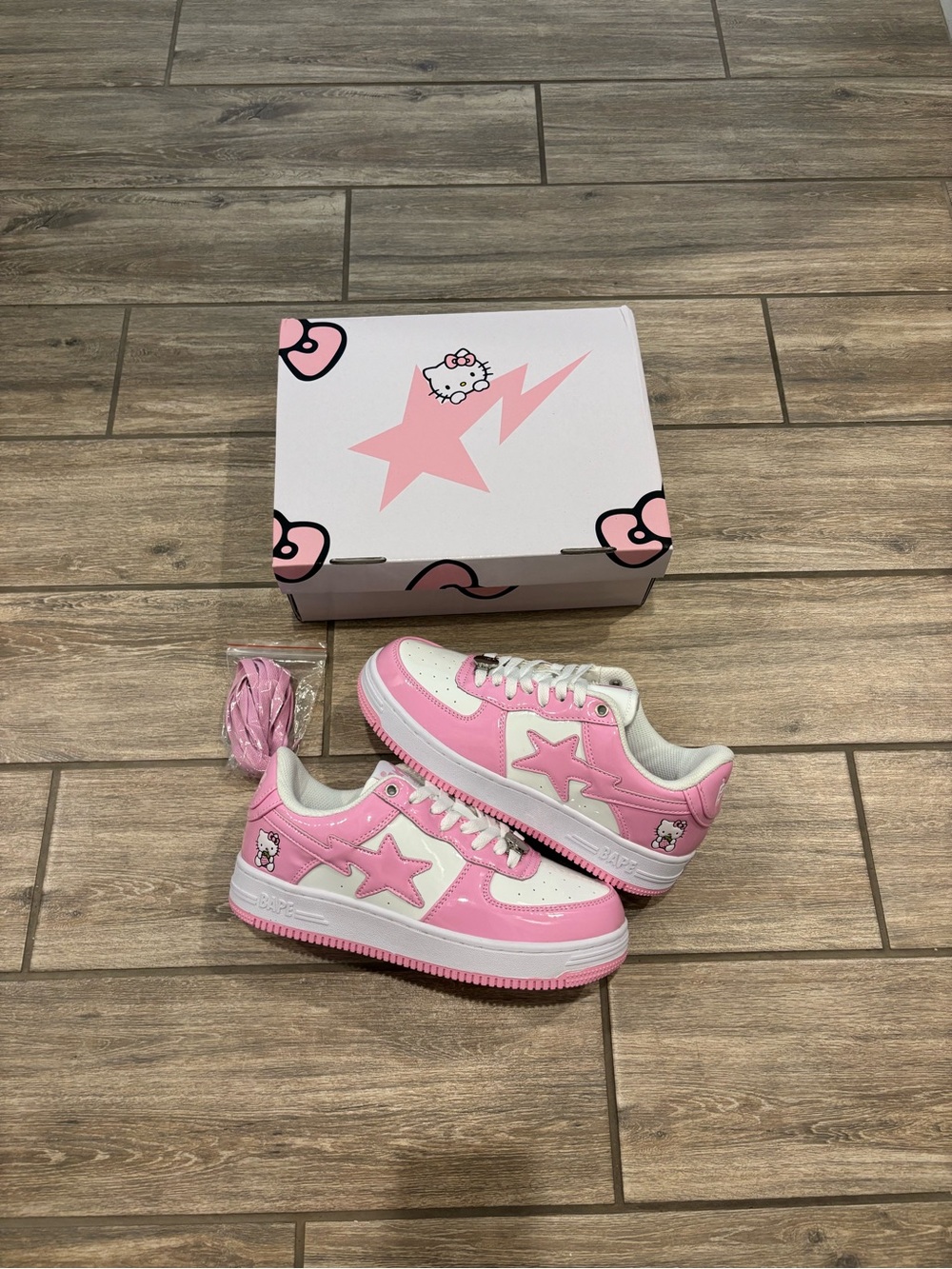 Bapesta x Hello Kitty
